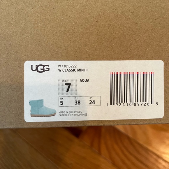 UGG Classic Mini ll Aqua, Size 7 EXCELLENT CONDITION - Picture 6 of 6